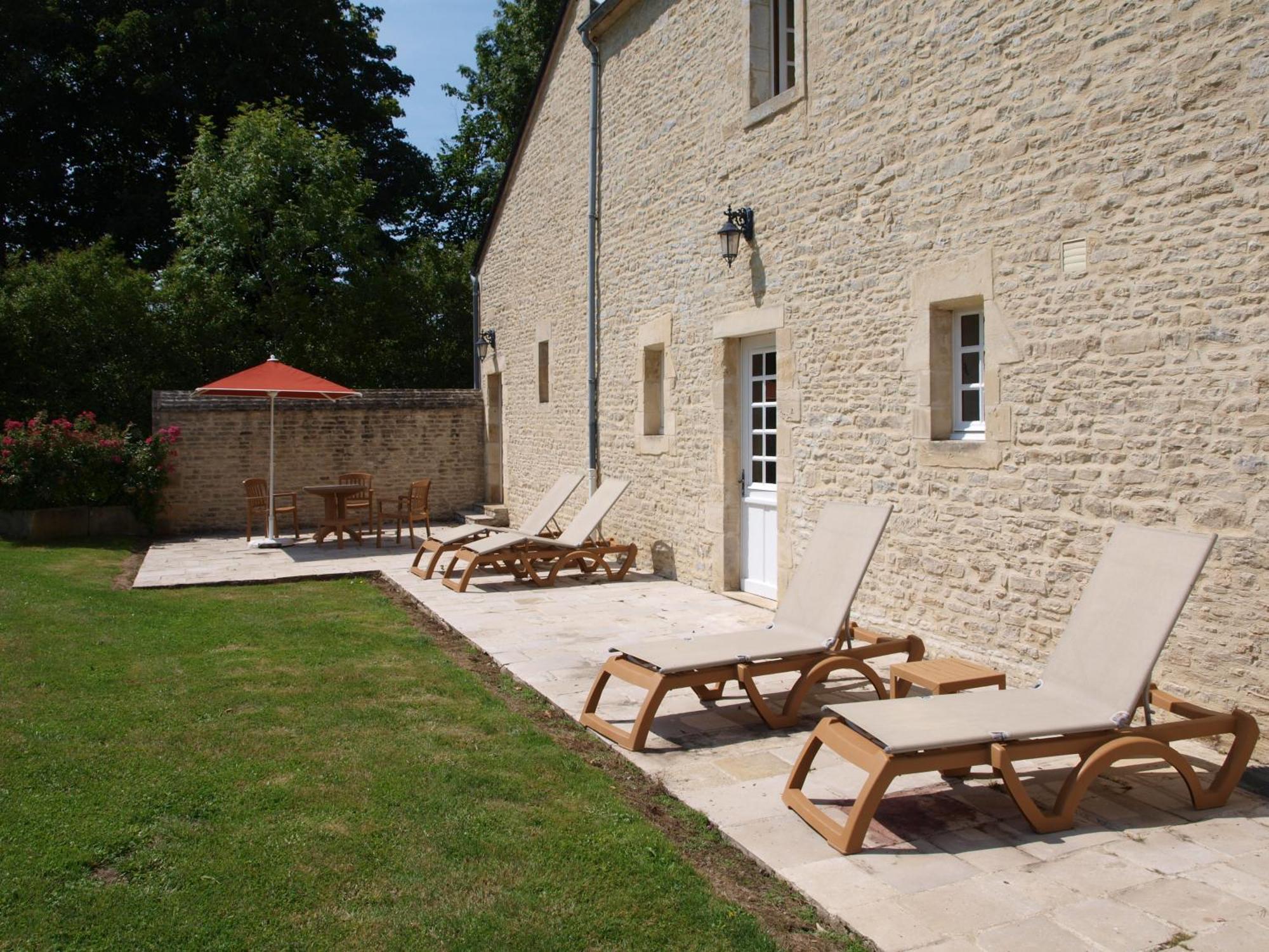 Hotel Le Manoir De Mathan A La Campagne 5 Mn D'arromanches Et 10 Mn De Bayeux 3*